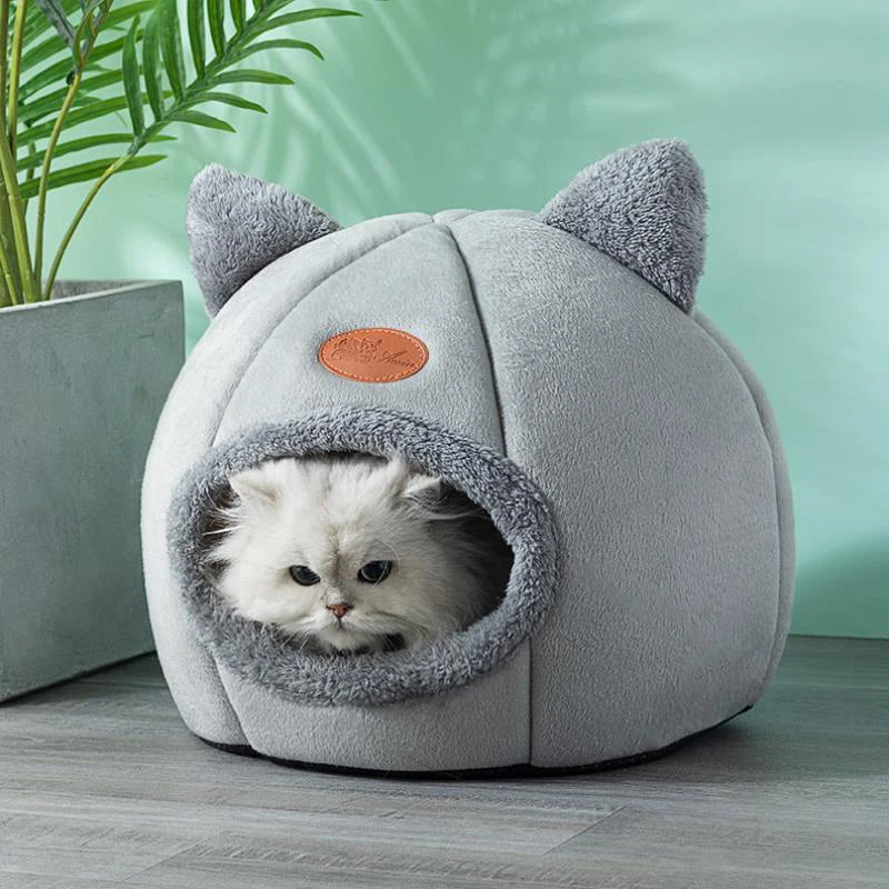 Deep Sleep Comfort in Winter Cat Bed, Cozy Cave Nest