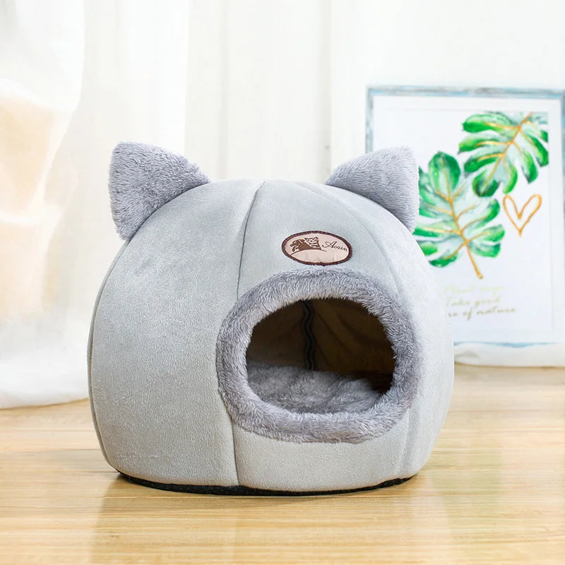Deep Sleep Comfort in Winter Cat Bed, Cozy Cave Nest